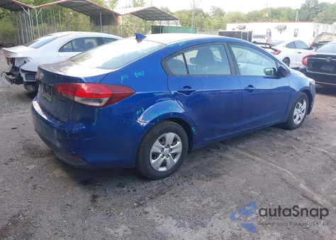 2017 Kia Forte Lx z USA, uszkodzony, nr VIN 3KPFK4A75HE152849